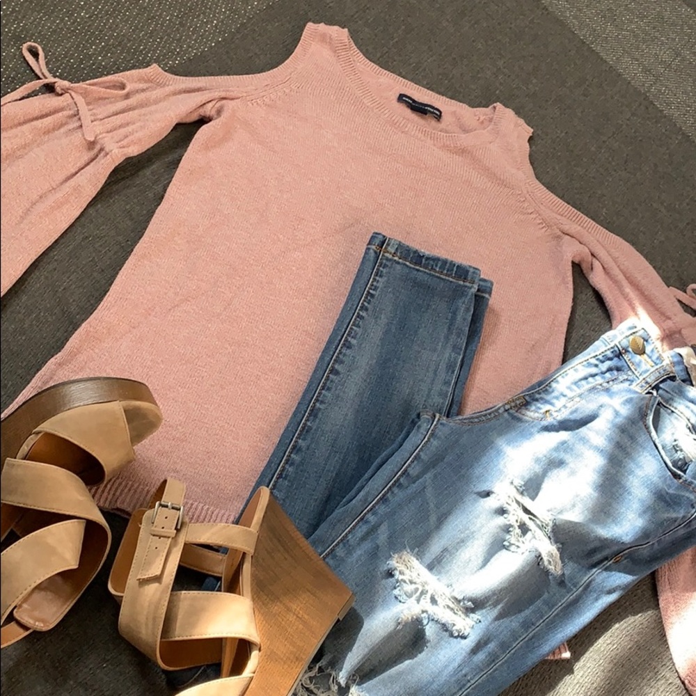 ✨ AEO cold shoulder flare sleeves sweater top